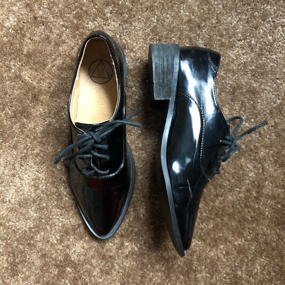 Black Lace Up Brogue - Picture 3 of 5